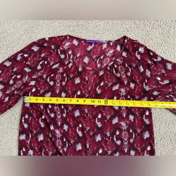 West Kei Burgundy Patterned Blouse • Elegant Print • Size S - Picture 6 of 10